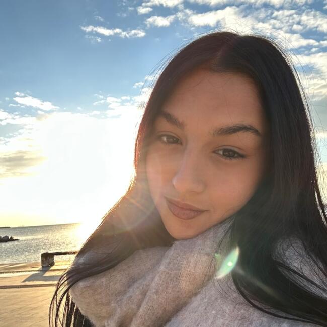 Babysitter in Keratsini: Αριάδνη-Μαρία