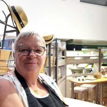 Babysitter in Pontorson: Corinne