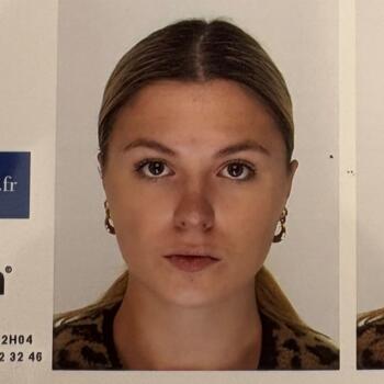 Babysitter in Lyon: Eve