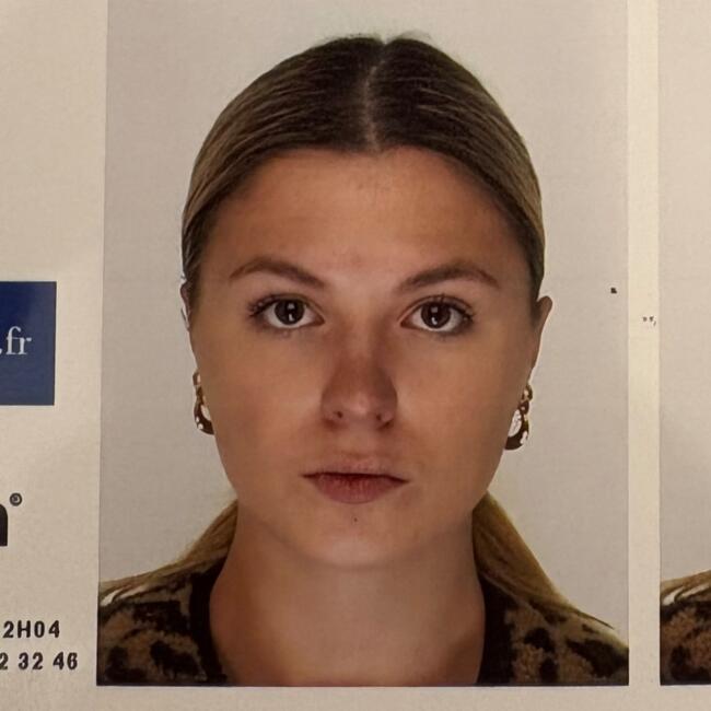 Babysitter in Lyon: Eve