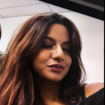 Pengasuh di Kampung Baru Subang: Dhaniyaa