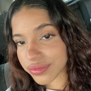 Babysitter em Charneca de Caparica: Flavia