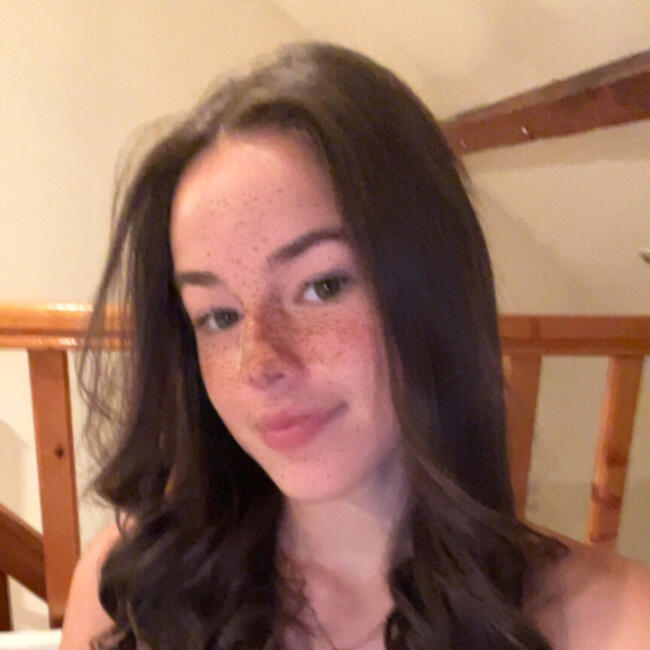 Babysitter in Mandeville: Ninon