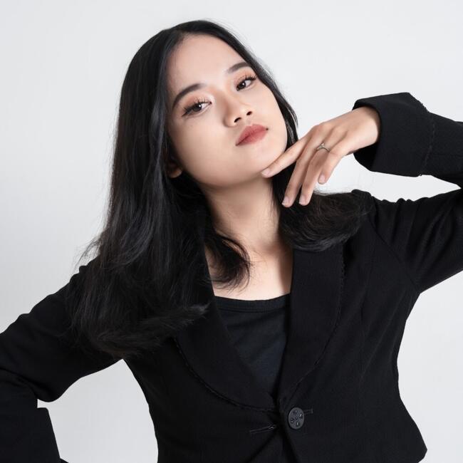 Babysitter in Jakarta: Ratna