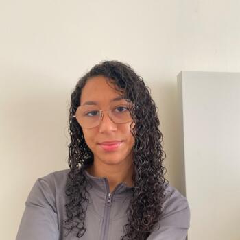 Babysitter in Savigny-le-Temple: Casey