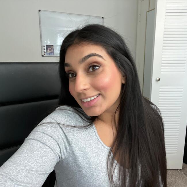 Babysitter in Davie: Shweta