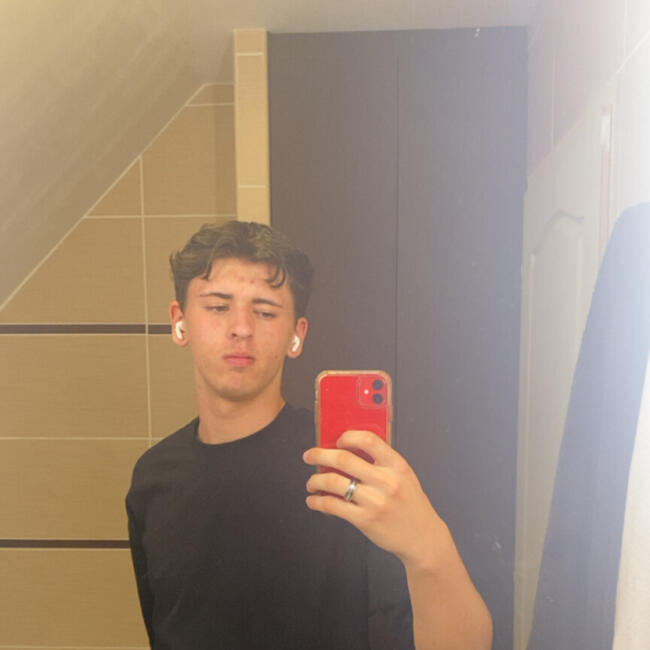 Babysitter in Villiers-Saint-Fréderic: Etienne