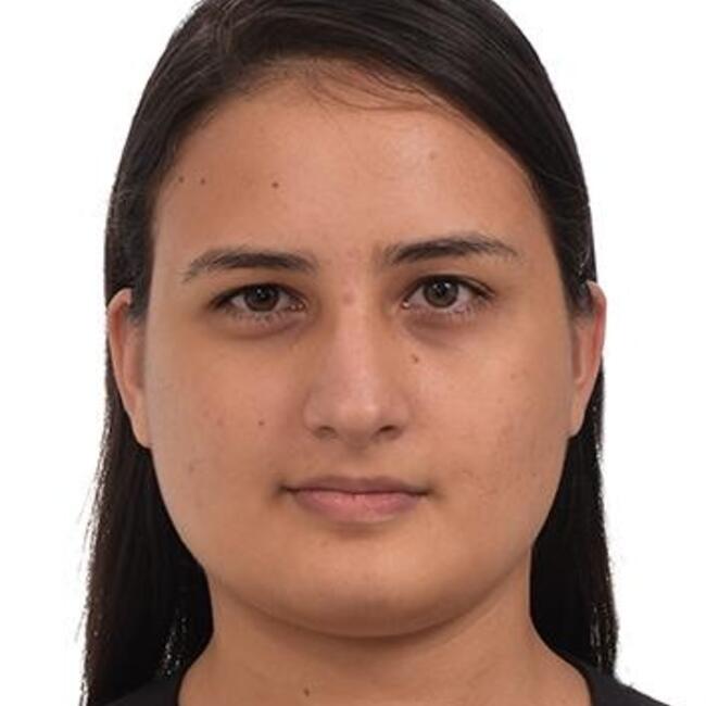 Babysitter in Almoines: Samantha