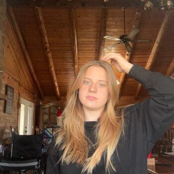 Babysitter in Ore City: Tessa