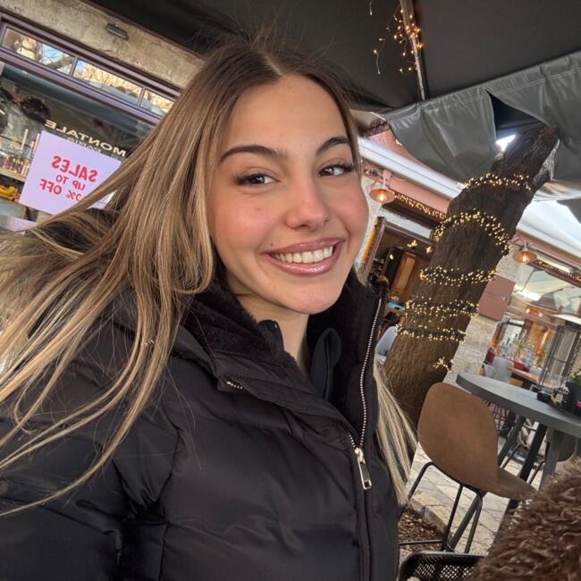 Babysitter in Metamorfosi: Καλυψώ