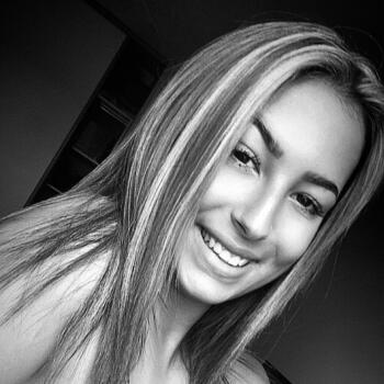 Babysitter in Pia: Clemence