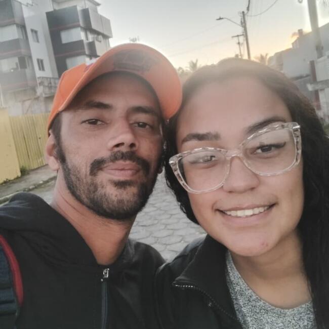 Emprego de babá em Matinhos: Bruna