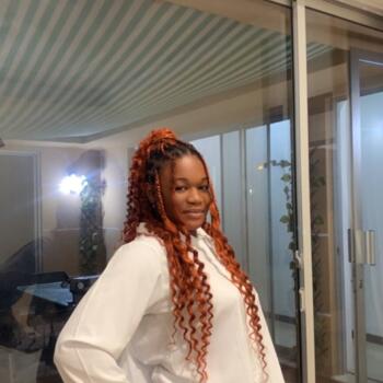 Babysitter in Lahore: Favour