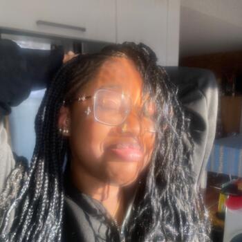 Babysitter in Massy: Flora