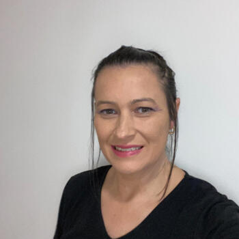 Baby-sitter in Calgary: Alina