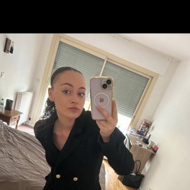 Babysitter in Lyon: Angeline
