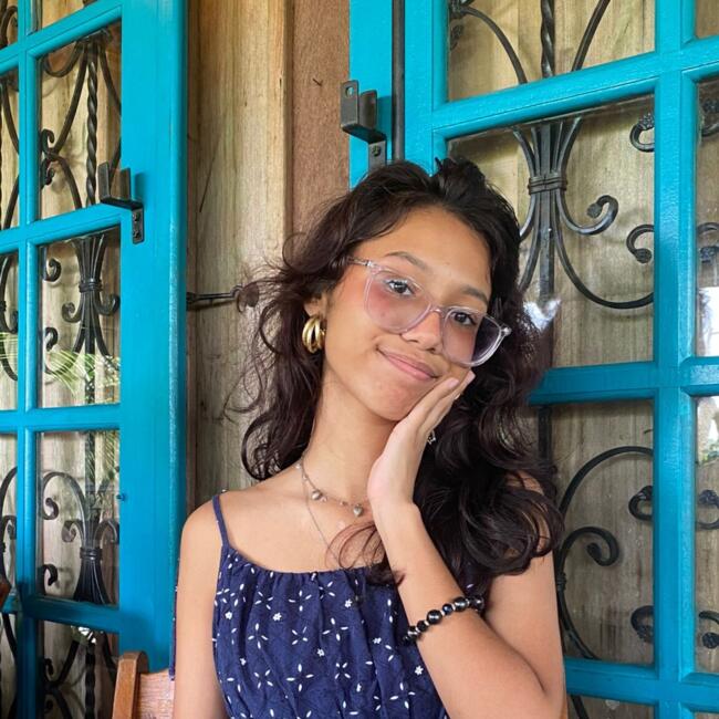 Babysitter in Manaus: Ana Gabriele