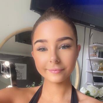 Babysitter in Hobart: Asharnte