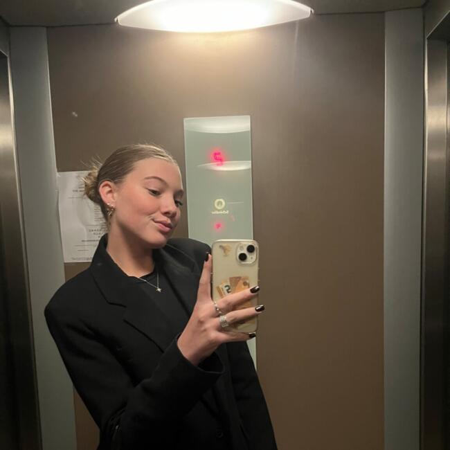 Babysitter in Antibes: Yseult