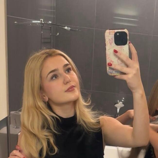 Babysitter in London: Mackenzie