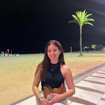 Babysitter Mazarefes: Adriana