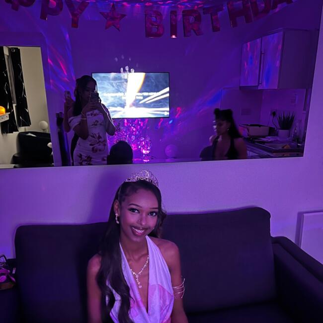 Babysitter in Manchester: Riham