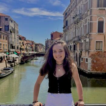 Babysitter in Valenciennes: Elyne