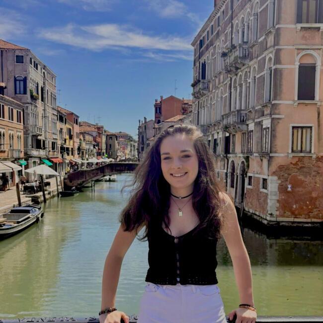 Babysitter in Valenciennes: Elyne