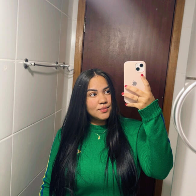 Emprego de babá em Uberlândia: Ana Karoline Louzada