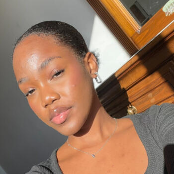 Babysitter in Seixal: Edna