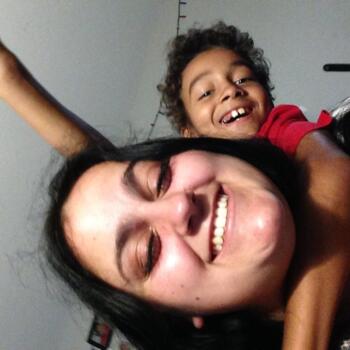 Baby-sitter in Halifax: Emelie