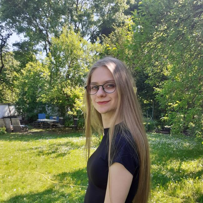 Bébiszitter Tura területén: Eszter