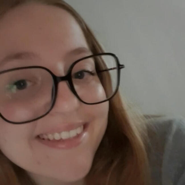 Babysitter in Saint-Julien-les-Villas: Mathilde