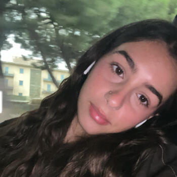 Babysitter a Sarroch: Viola