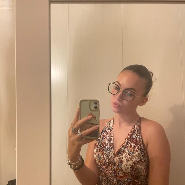 Babysitter in Josselin: Ophélie