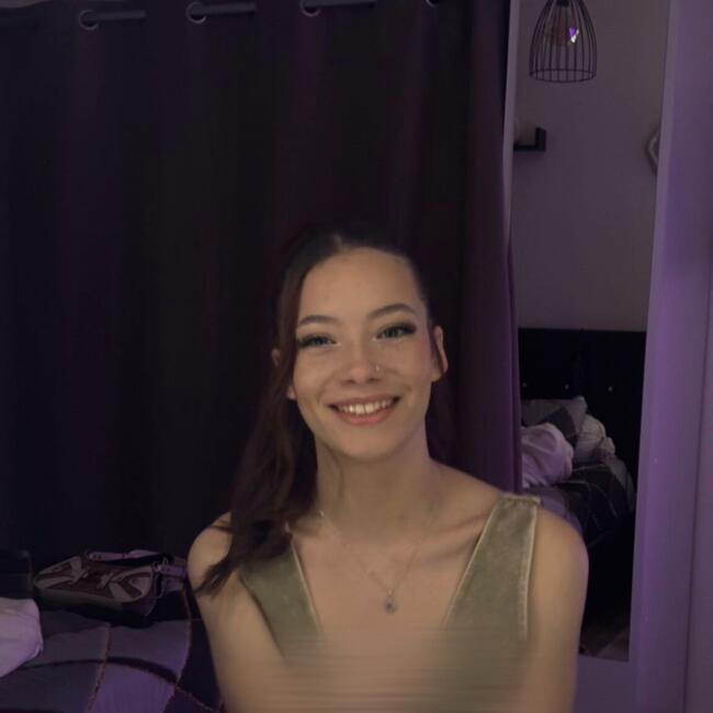 Babysitter in Guyancourt: Karen