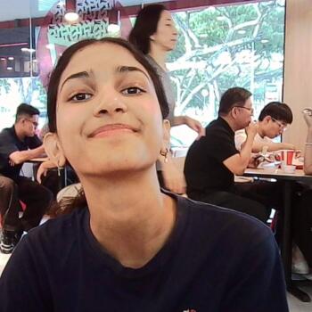 Babysitter in Singapore: Nikita
