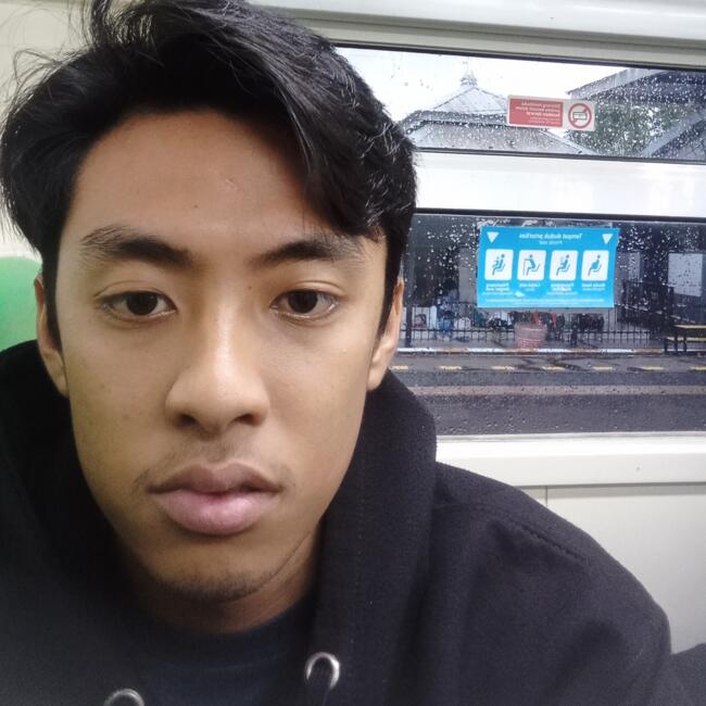 Babysitter di Kota Surabaya: Syahdan