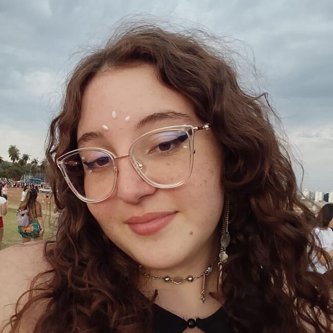 Babysitter in Brasília: Laura