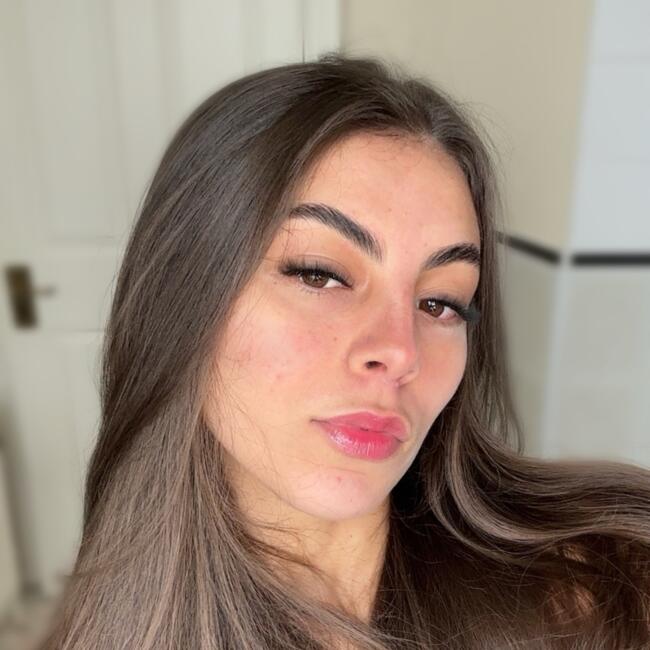 Babysitter in Westport: Larissa