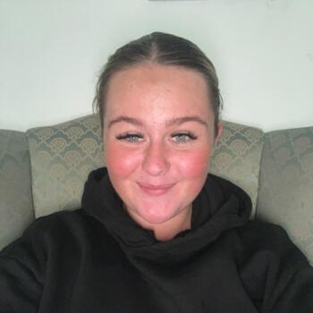 Babysitter in Coventry: Lacey