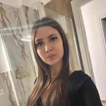 Babysitter in Rome: Sara