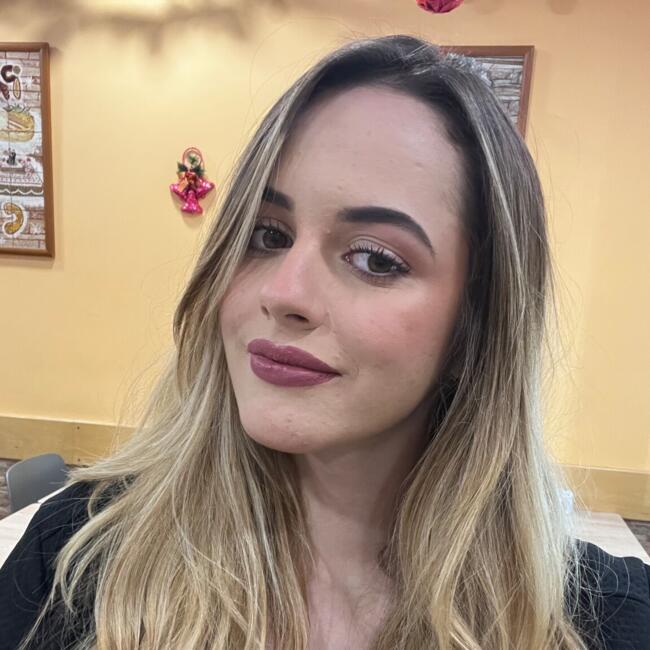 Babysitter em Sobralinho: Mariana