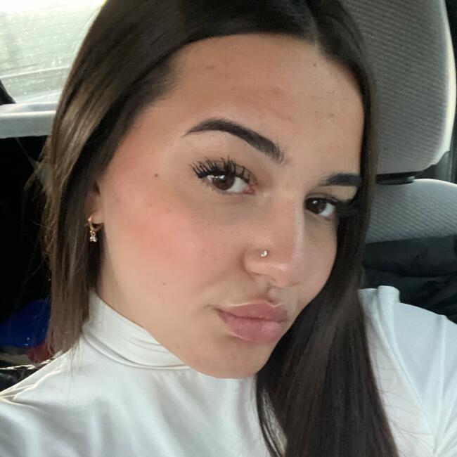 Babysitter in Marseille: Carla