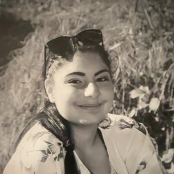 Babysitter in Le Pouget: Lea