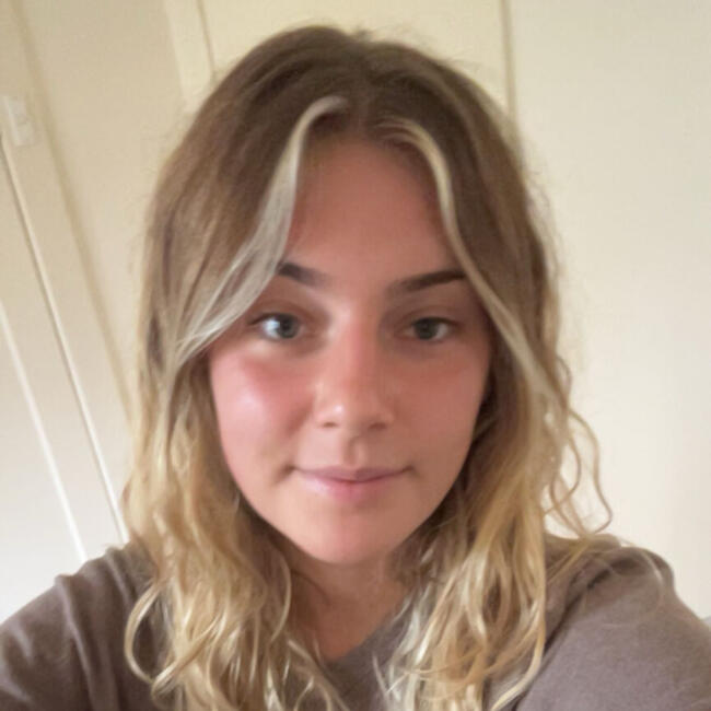 Babysitter in Melbourne: Erin