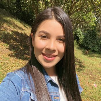 Babysitter in Aserrí: Leslie Retana