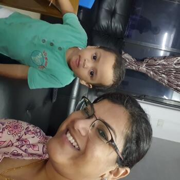 Babysitting job in Mumbai: babysitting job Nidhi