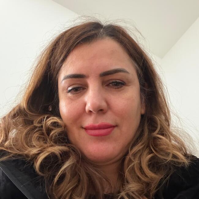 Babysitter in Aurora: Mahshid