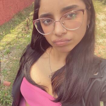 Babysitter in Praia Grande: Giovana